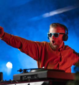 Ugoden DJ za praznovanja Slovenija