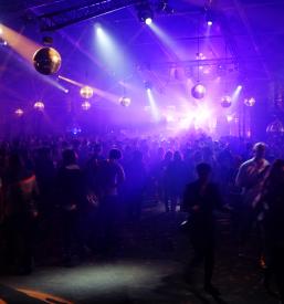 Ugoden DJ za rojstnodnevne zabave Slovenija