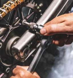 Servis za motorje Yamaha