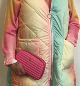 Izdelki trgovine z modnimi oblačili in dodatki Ljubljana, Slovenija