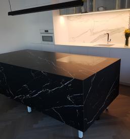 Kamniti kuhinjski pult po naročilu Primorska