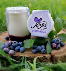 borovničev jogurt