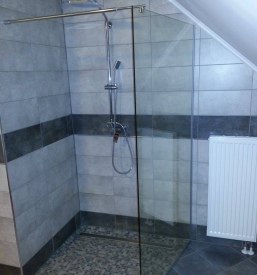 dobra steklena tuš kabina