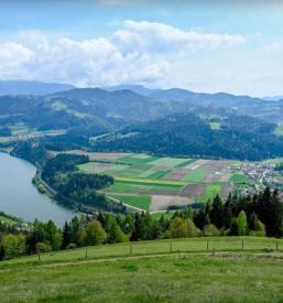 Nočitev v hišicah Muta