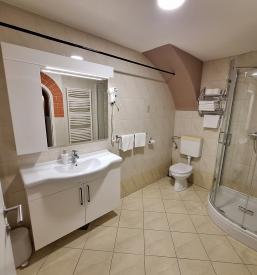 Najem prenočišča Komenda