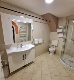 Najem prenočišča Komenda