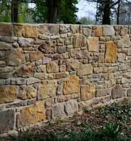 Naravni kamen lomljenec