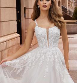 Ugodna izposoja ženske poročne obleke Ljubljana