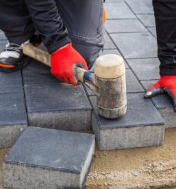 Polaganje tlakovcev Dolenjska