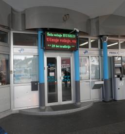 LED zasloni in digitalne ure Slovenija