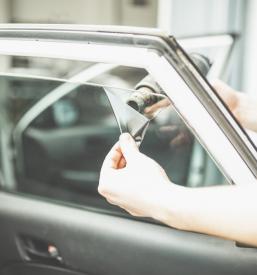 Hitra popravila avtostekel Ljubljana