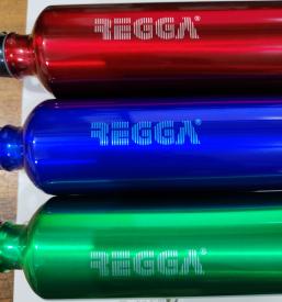 Ugodno graviranje na eloksiran aluminij