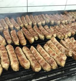čevapčiči v Okrepčevalnici Kamnik
