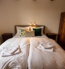 Ugodna prenočišča in ogled vinske kleti, Vipavska dolina