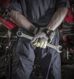 Popravilo traktorjev po terenu