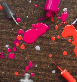 Poceni podaljševanje nohtov