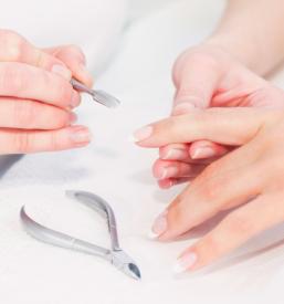 Gelish lakiranje nohtov