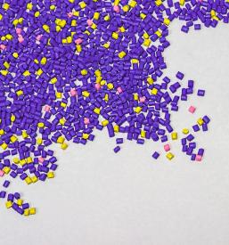 Izdelki in polizdelki iz plastike