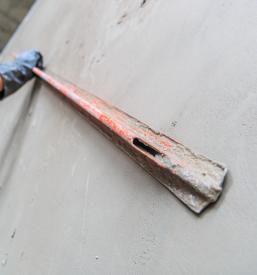 Po nanosu strojni omet na Štajerskem še ročno obdelamo