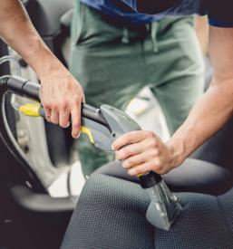 Kemično čiščenje avta cena