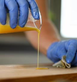 Kam se obrniti za restavriranje pohištva 