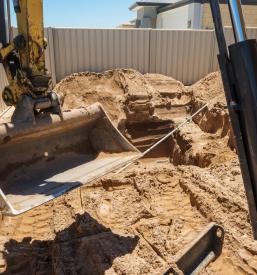 izkopi s težko gradbeno mehanizacijo