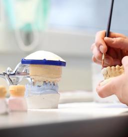 Kakovostni zobni implantati Osrednja Slovenija