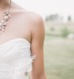 Romantična poročna obleka