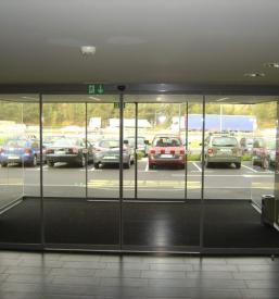 Servis in montaža avtomatskih vhodnih vrat Ljubljana