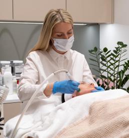 Lasersko odstranjevanje dlak in microneedling Ljubljana