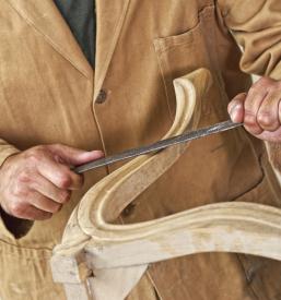 Leseno pohištvo po meri