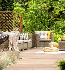 Lesene vrtne garniture