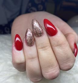 Podaljševanje nohtov