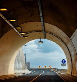 Kvalitetna gradnja v tunelu Slovenija