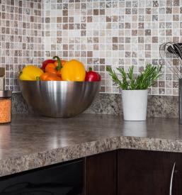 Kamnit kuhinjski pult