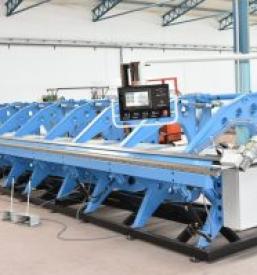 Orodje za ukrivljanje pločevine