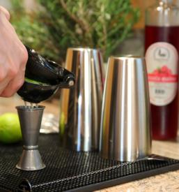 Najem strokovnjaka za mešanje pijač Bela Krajina