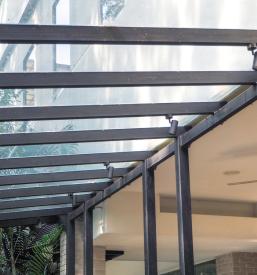 Ugodna izdelava nadstreška