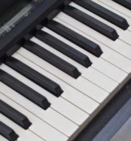 Učenje igranje klavirja Koroška