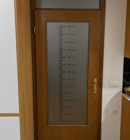 Reklamne nalepke s podjetjem Nalepkar