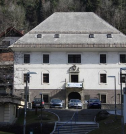 Kosova graščina Jesenice