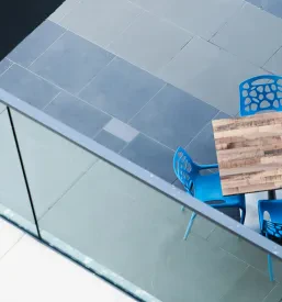 Steklena ograja za balkon