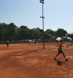 Ugoden najem teniškega igrišča Murska Sobota