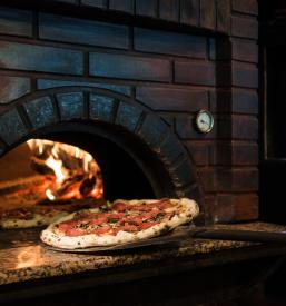 Široka ponudba pic v dobri piceriji v Ljubljana centru