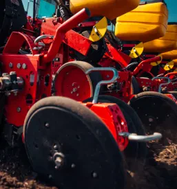 Rezervni deli za traktor Savinjska