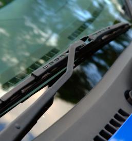 Strokovna zamenjava avtostekel Dolenjska