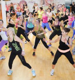 Zabaven plesni trening