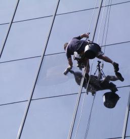 Ugodno čiščenje stekel na višini Štajerska