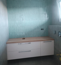 Ugodna keramika v salonu v Logatcu