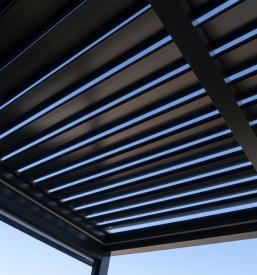 Nakup bioklimatske pergole z dodatno opremo